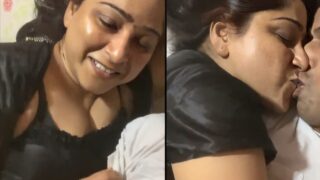 Sexy Indian MILF Bhabhi Sucking Cock